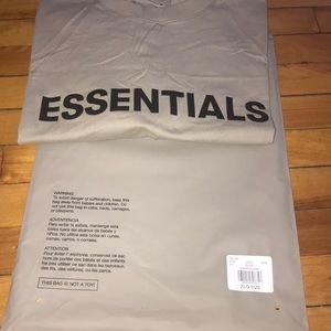 💥NWT💥 Fear Of God Essentials T-shirt